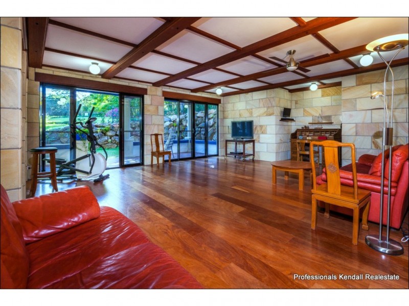 76 Main Western Road, Tamborine Mountain QLD 4272