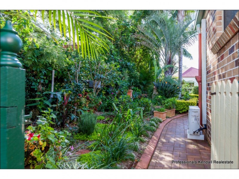 10-12 Justin Avenue, Tamborine Mountain QLD 4272