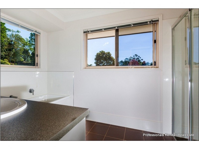 21 St James Ct, Tamborine Mountain QLD 4272