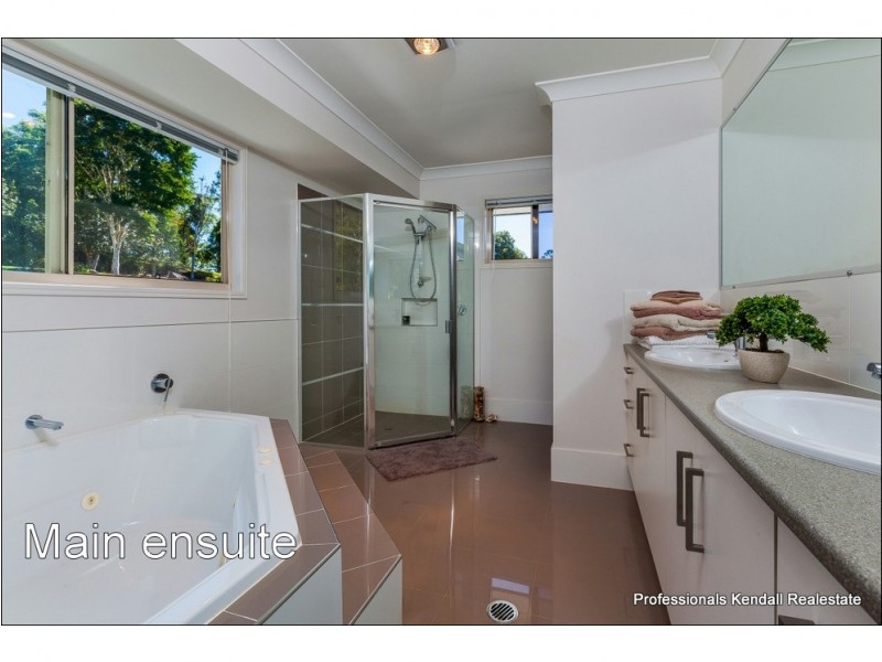 21 St James Ct, Tamborine Mountain QLD 4272