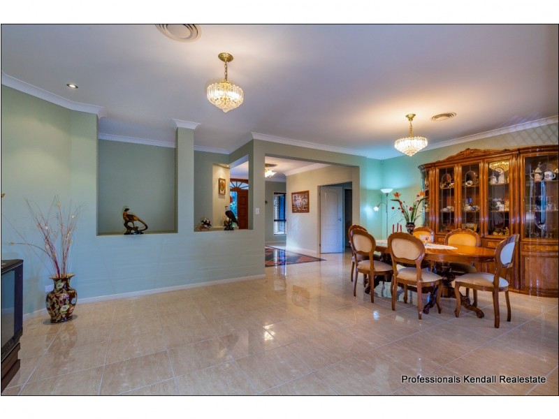 18 Racecourse Place, Tamborine QLD 4270