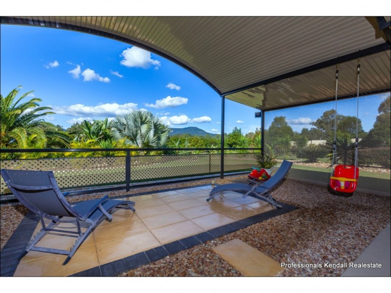 18 Racecourse Place, Tamborine QLD 4270