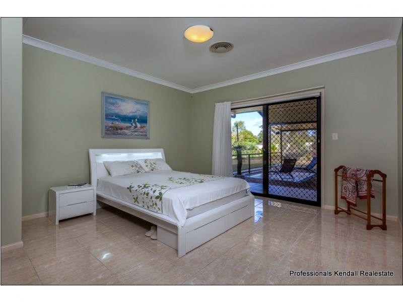 18 Racecourse Place, Tamborine QLD 4270