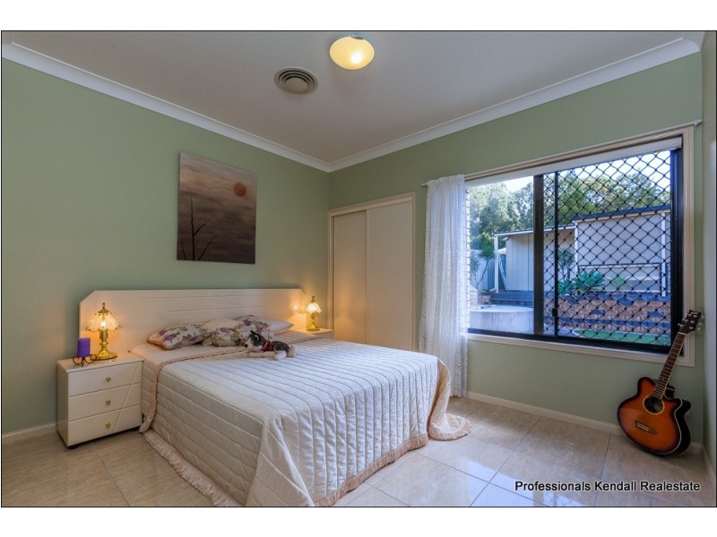 18 Racecourse Place, Tamborine QLD 4270