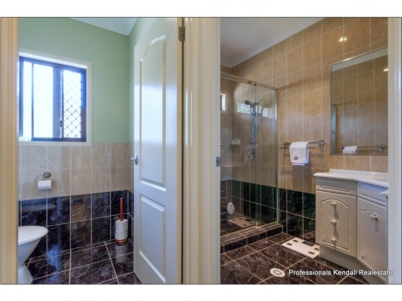 18 Racecourse Place, Tamborine QLD 4270