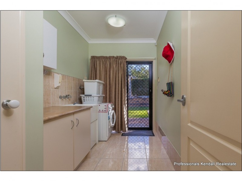 18 Racecourse Place, Tamborine QLD 4270