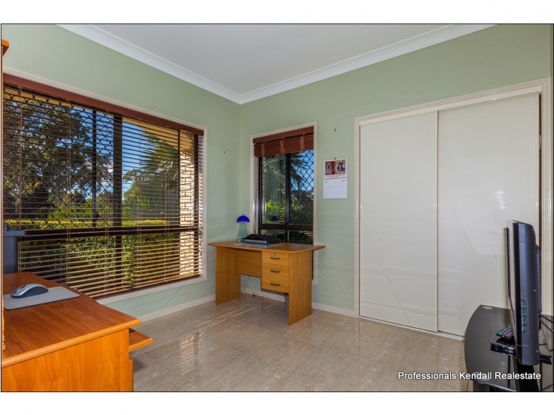 18 Racecourse Place, Tamborine QLD 4270