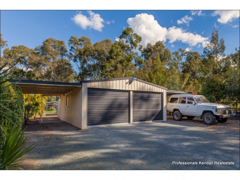 18 Racecourse Place, Tamborine QLD 4270