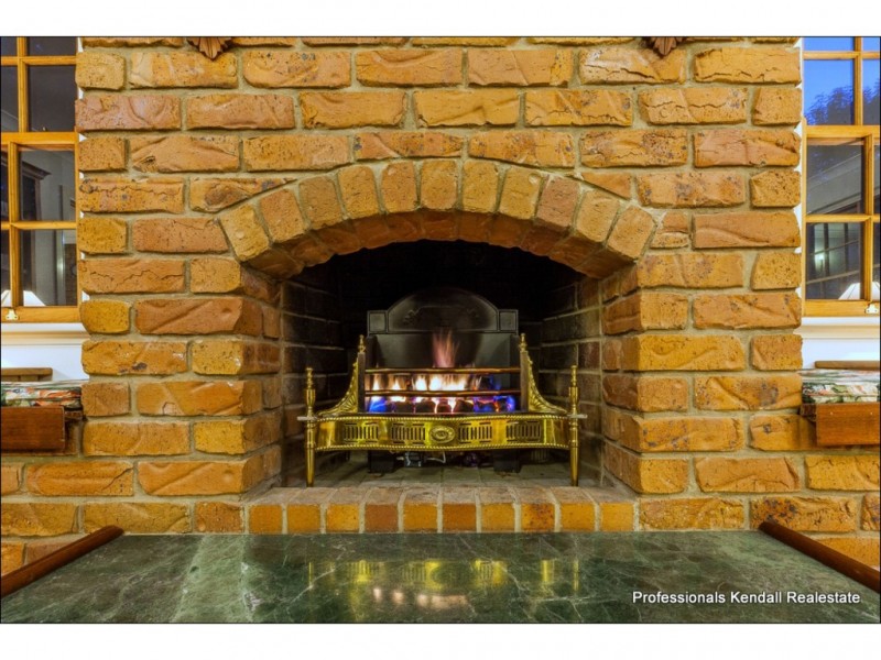 25 Bateke Road, Tamborine Mountain QLD 4272