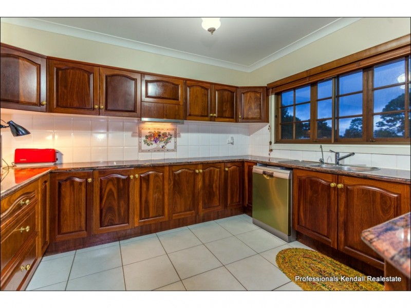 25 Bateke Road, Tamborine Mountain QLD 4272