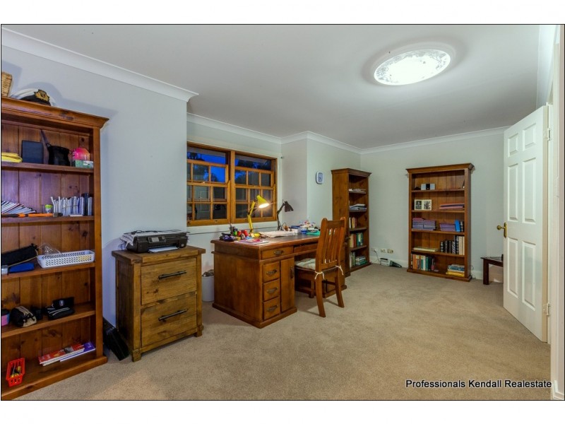 25 Bateke Road, Tamborine Mountain QLD 4272