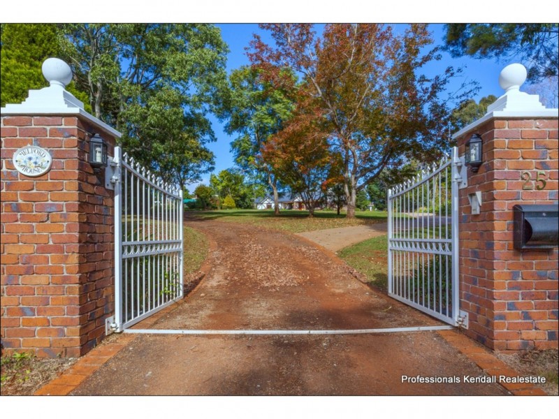 25 Bateke Road, Tamborine Mountain QLD 4272