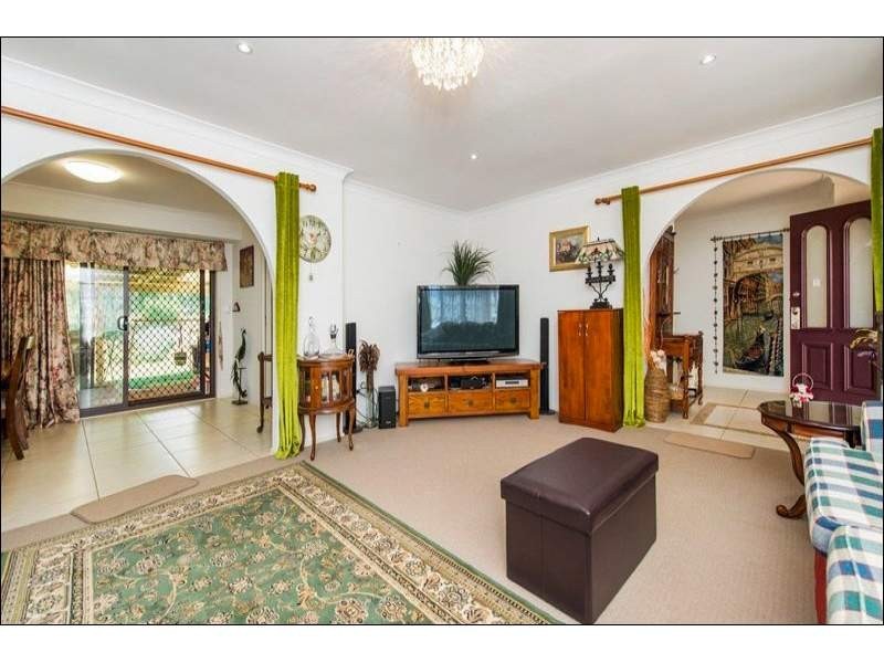 67 Sierra Drive, Tamborine Mountain QLD 4272