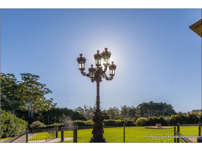 9 Curtis Road, Tamborine Mountain QLD 4272