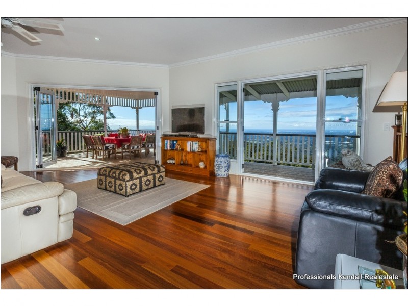 14 Eagles Retreat Place, Tamborine Mountain QLD 4272