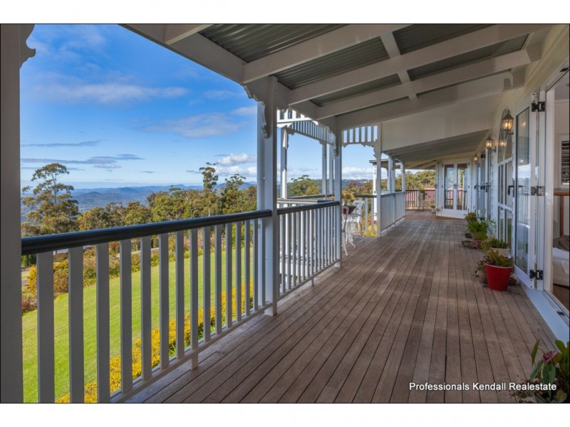 14 Eagles Retreat Place, Tamborine Mountain QLD 4272