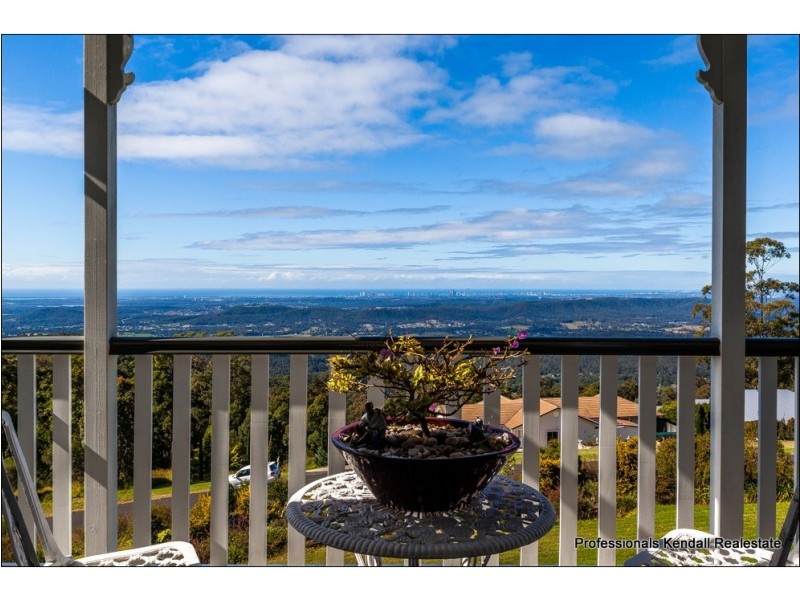 14 Eagles Retreat Place, Tamborine Mountain QLD 4272