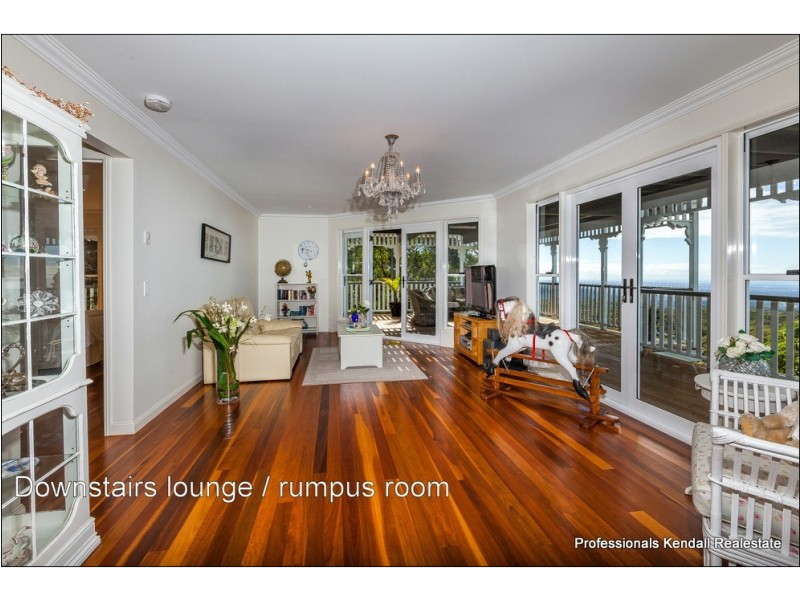 14 Eagles Retreat Place, Tamborine Mountain QLD 4272