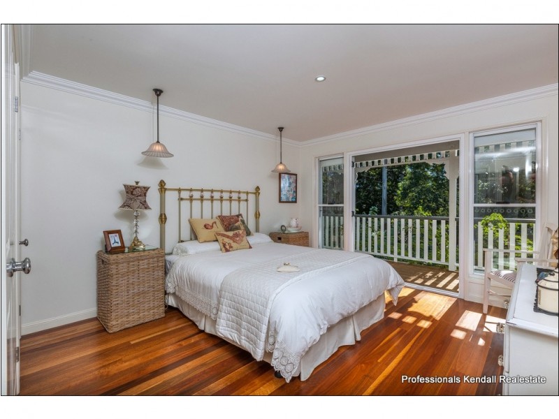 14 Eagles Retreat Place, Tamborine Mountain QLD 4272