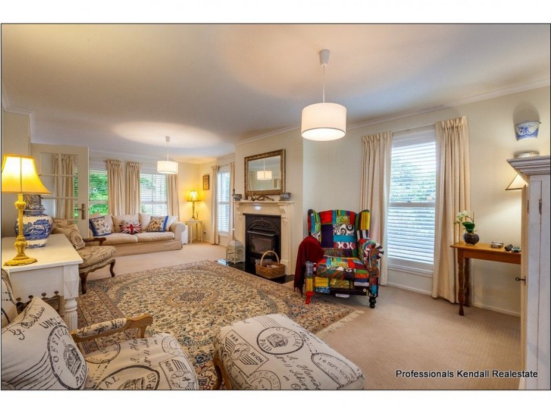 20 Ben Nevis Street, Tamborine Mountain QLD 4272