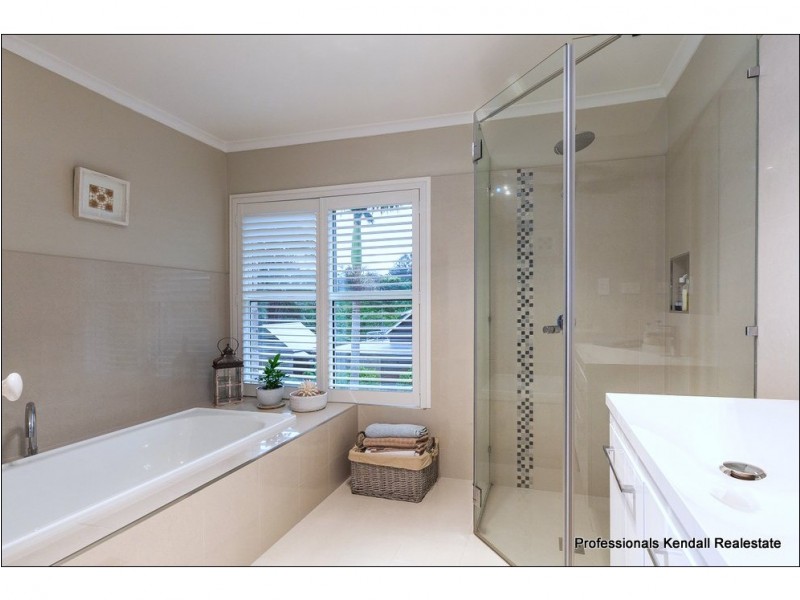 20 Ben Nevis Street, Tamborine Mountain QLD 4272