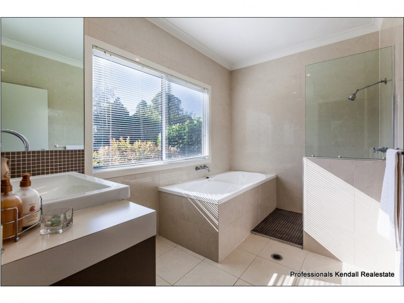 18 Nabberu Street, Maudsland QLD 4210