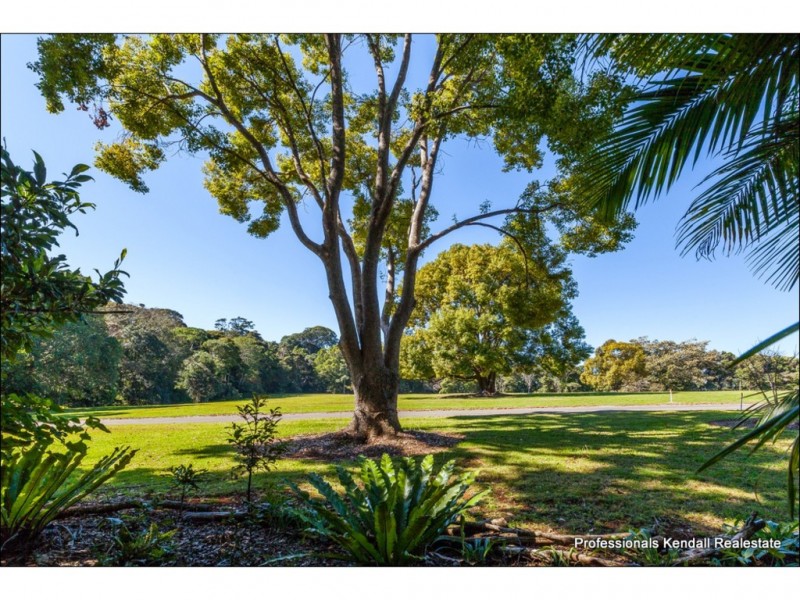 135 Eagle Heights Road, Tamborine Mountain QLD 4272