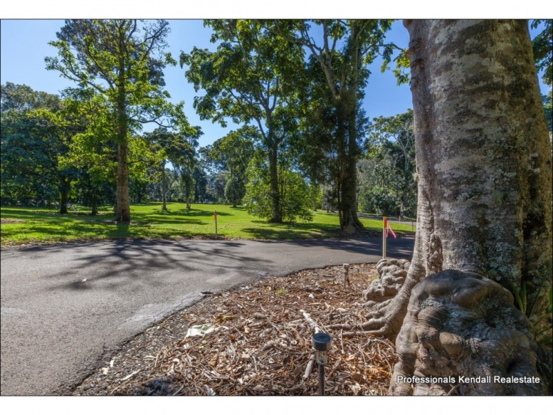 Lot 2 / 135 Eagle Heights Road, Tamborine Mountain QLD 4272
