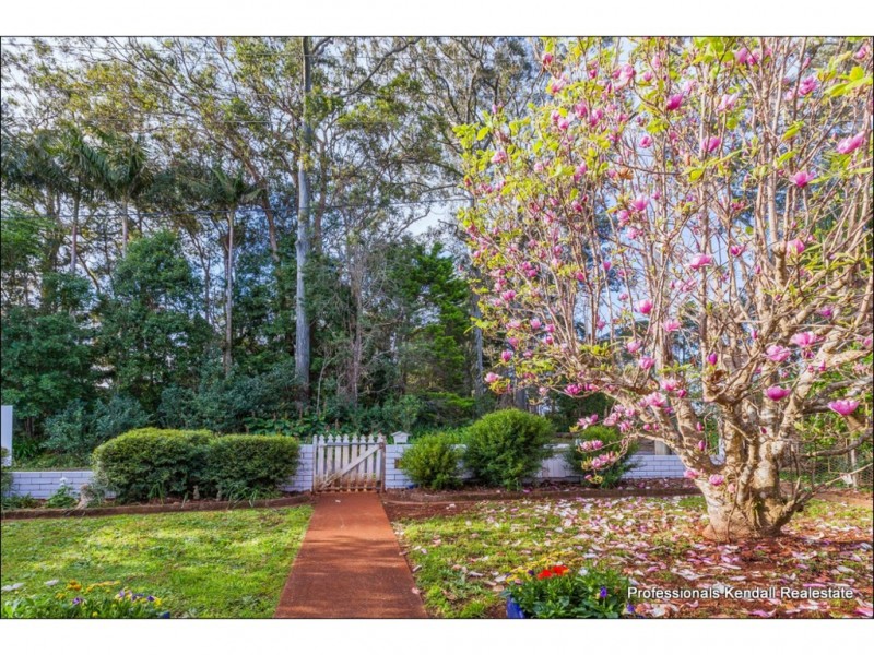 16 Capo Lane, Tamborine Mountain QLD 4272