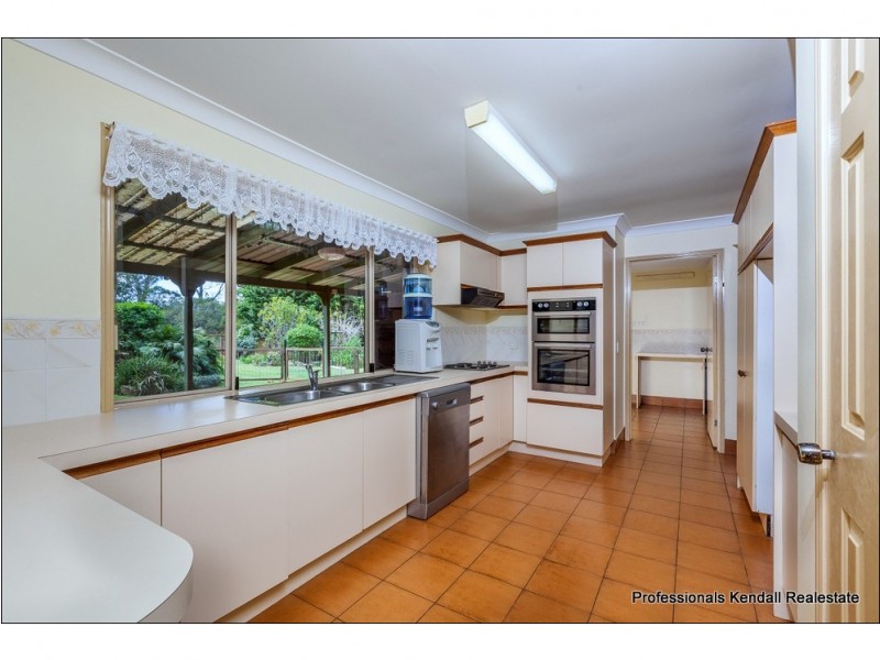 114 Eagle Heights Road, Tamborine Mountain QLD 4272
