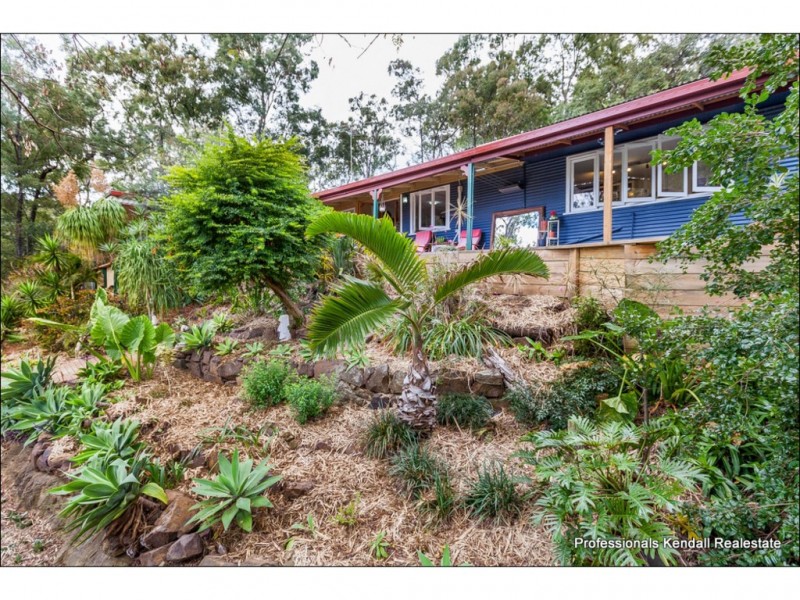 27 Wedge-Tail Court, Tamborine QLD 4270