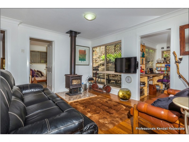 27 Wedge-Tail Court, Tamborine QLD 4270