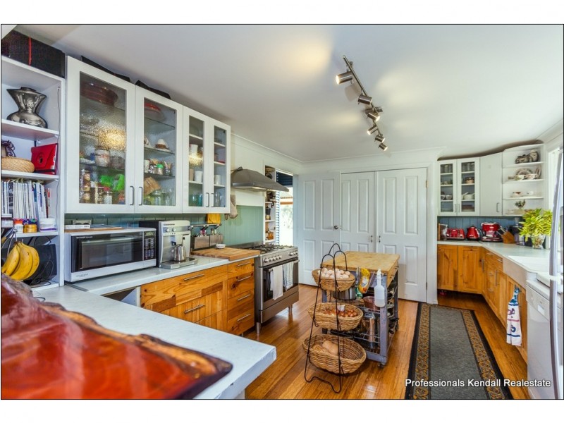 27 Wedge-Tail Court, Tamborine QLD 4270