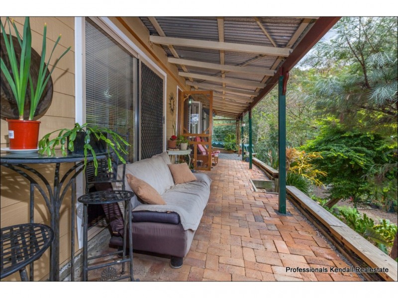 27 Wedge-Tail Court, Tamborine QLD 4270