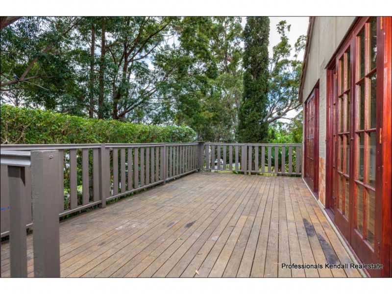 8 Kalmia Court, Tamborine Mountain QLD 4272