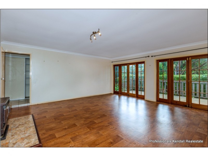 8 Kalmia Court, Tamborine Mountain QLD 4272