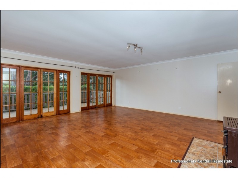 8 Kalmia Court, Tamborine Mountain QLD 4272