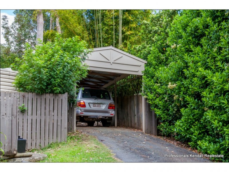 8 Kalmia Court, Tamborine Mountain QLD 4272