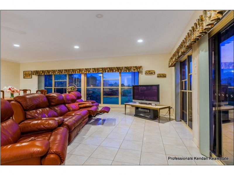 22-42 Holt Road, Tamborine Mountain QLD 4272