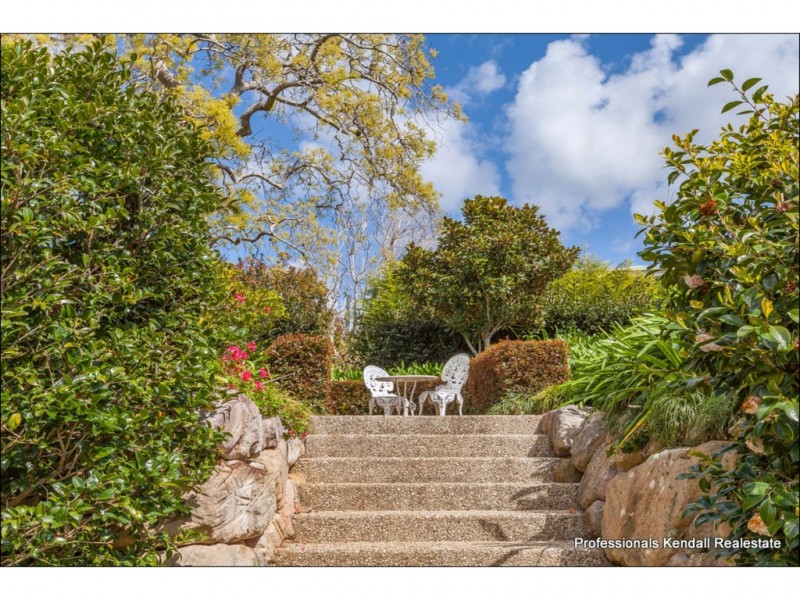 6 Eden Court, Tamborine Mountain QLD 4272
