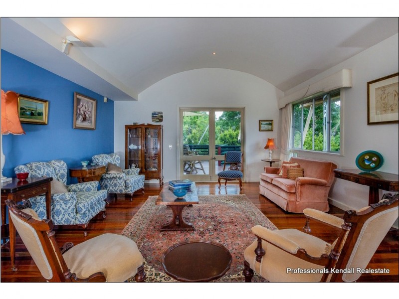 15 Carey Parade, Tamborine Mountain QLD 4272