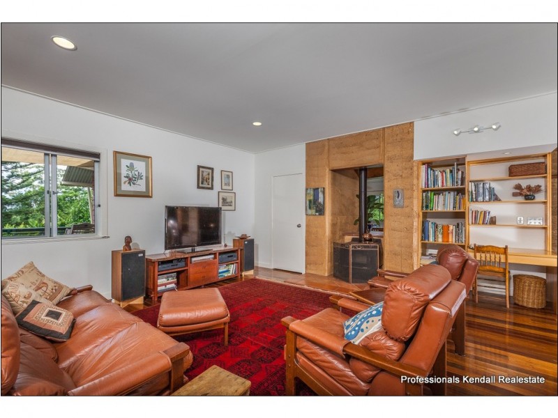 15 Carey Parade, Tamborine Mountain QLD 4272