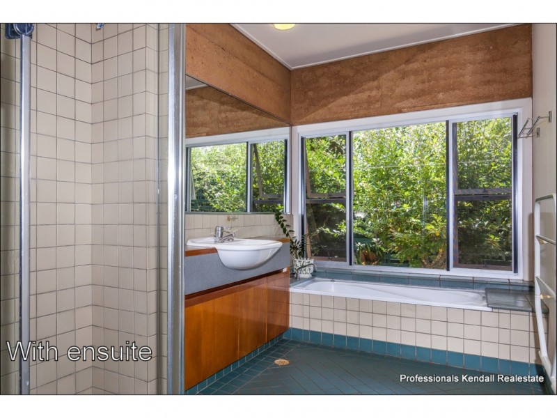 15 Carey Parade, Tamborine Mountain QLD 4272