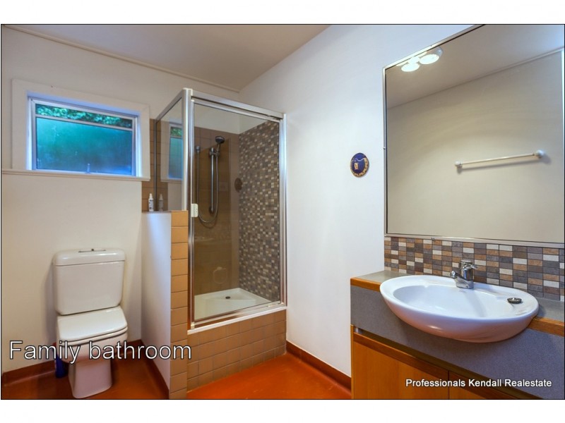 15 Carey Parade, Tamborine Mountain QLD 4272