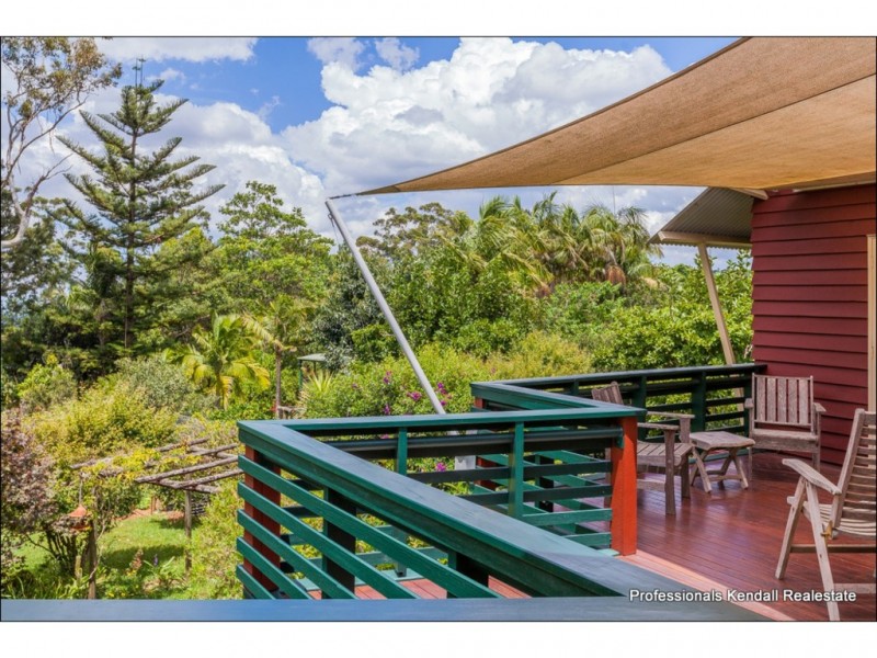 15 Carey Parade, Tamborine Mountain QLD 4272