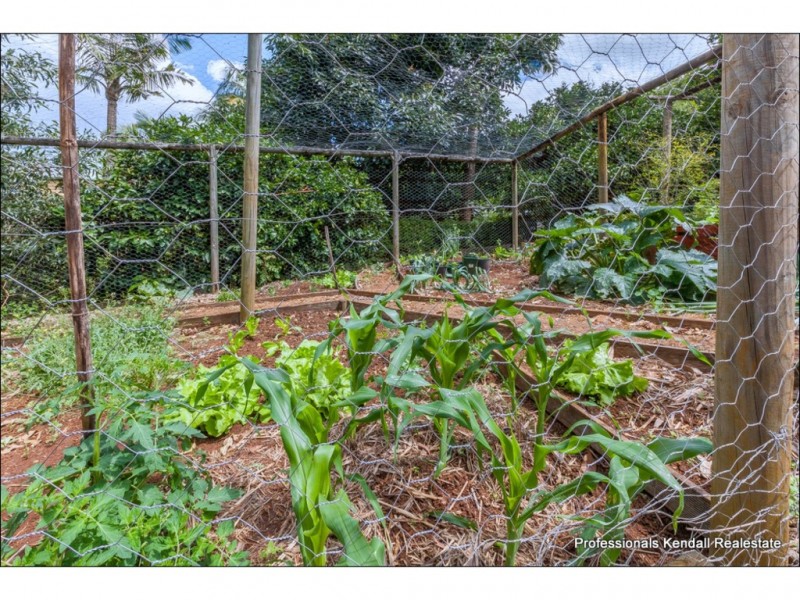 15 Carey Parade, Tamborine Mountain QLD 4272