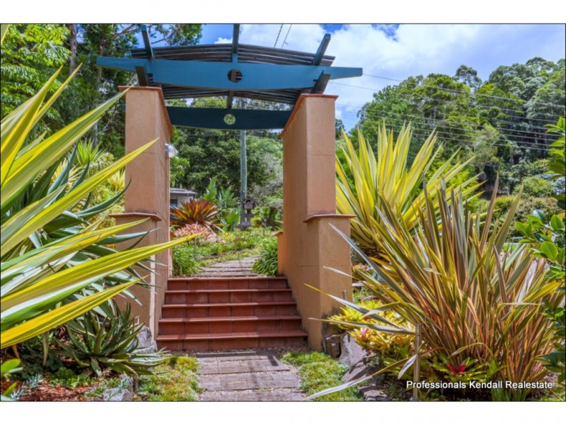 15 Carey Parade, Tamborine Mountain QLD 4272