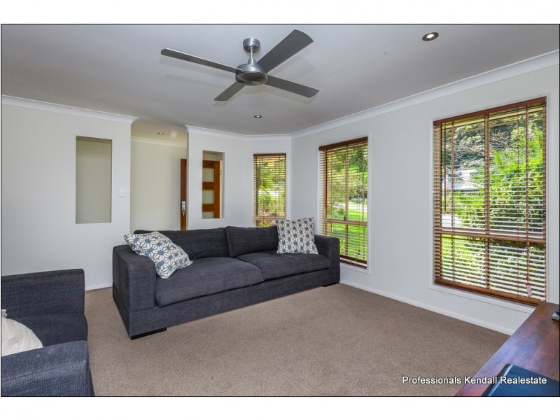 5 Mayon Court, Tamborine Mountain QLD 4272