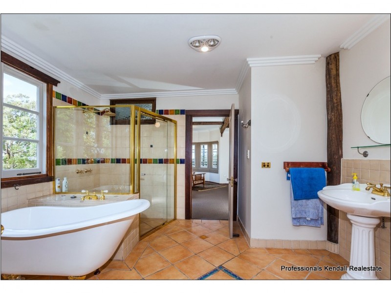 23 Laheys Lookout Road, Tamborine Mountain QLD 4272