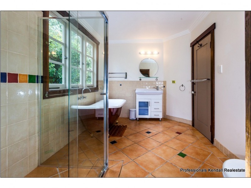 23 Laheys Lookout Road, Tamborine Mountain QLD 4272